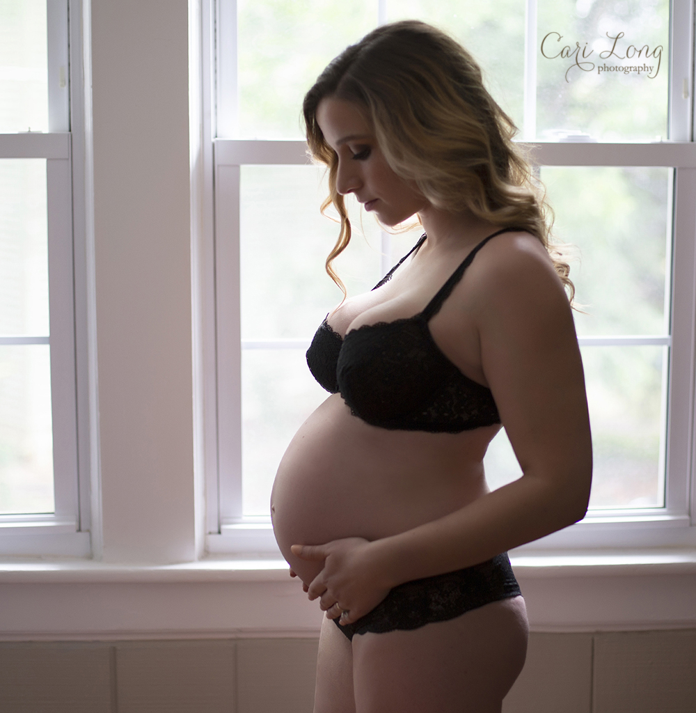 raleigh maternity and newborn photographer | Cari Long Photography | North Carolina Maternity Session 